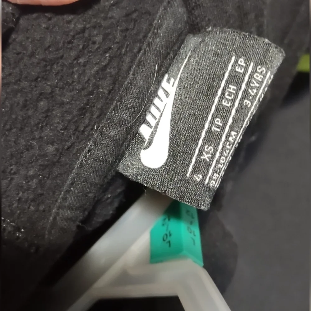 Nike sweater for boys size 4